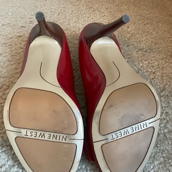 Red high heels with bow, Nine West, great conditions, size 5.5 - Picture 4 of 4